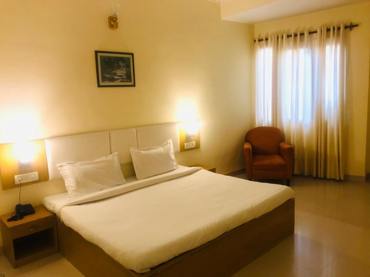 Tulip Palm Hotel Jaipur Eksteriør billede