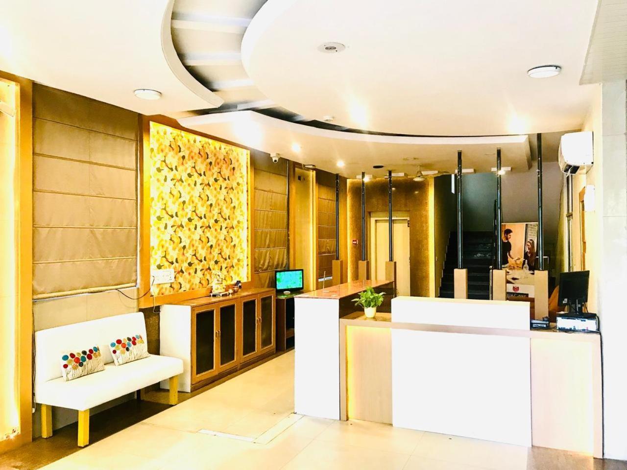 Tulip Palm Hotel Jaipur Eksteriør billede
